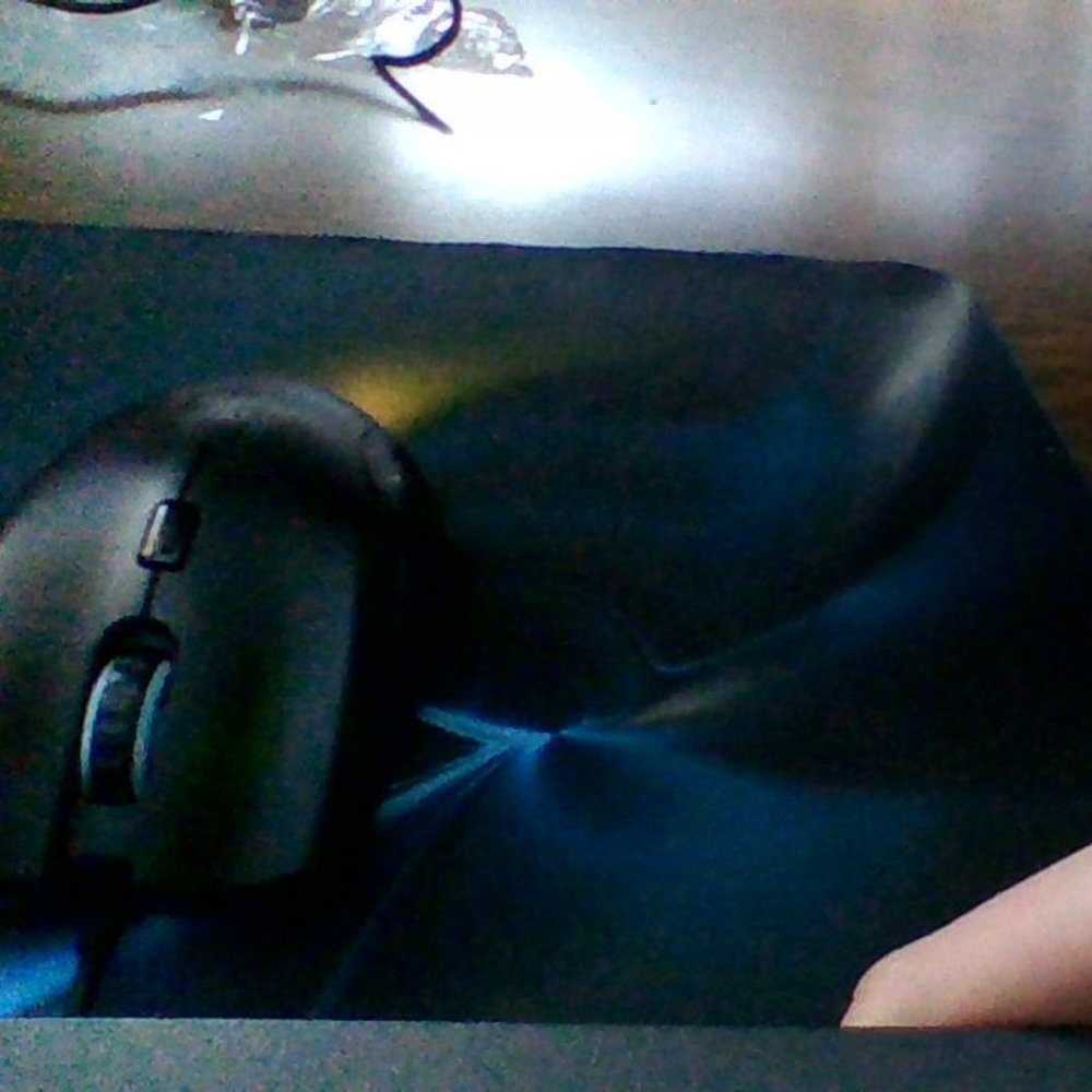 black web gaming mouse